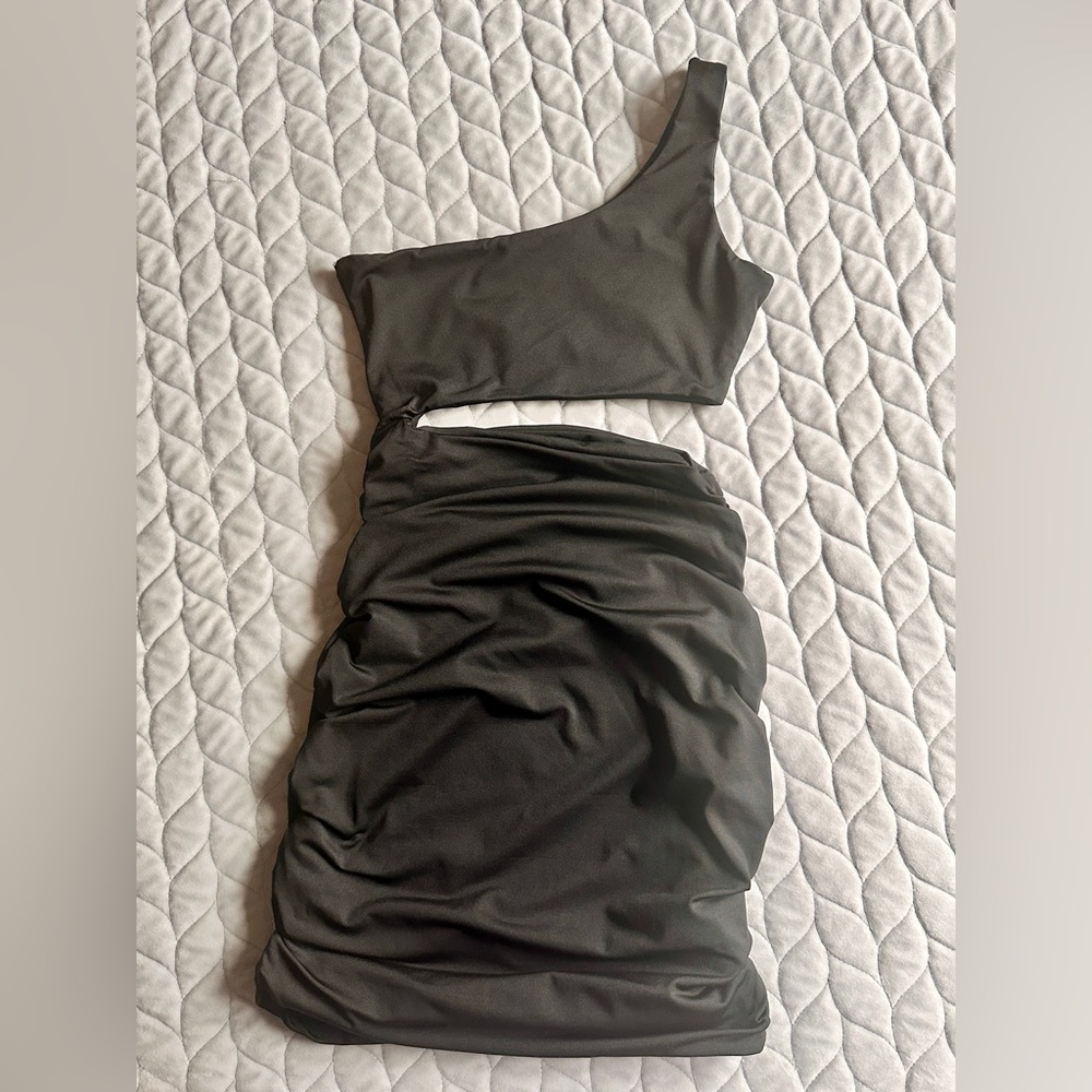 Cut out one shoulder dress